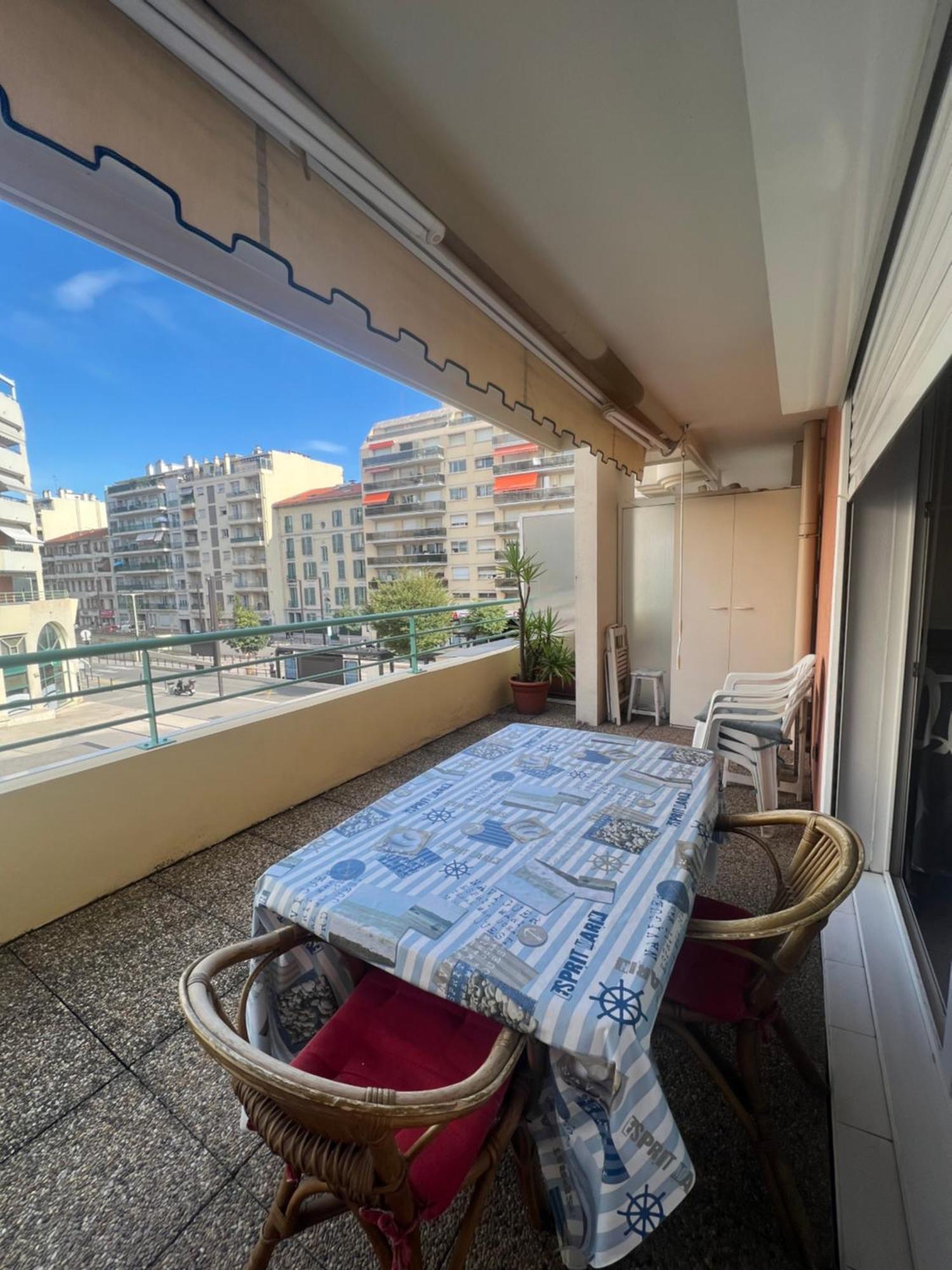 La Terrasse De Palais Des Arts Apartment